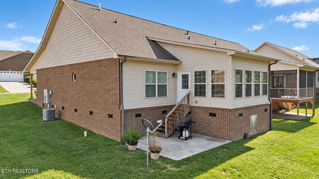 Photo of 3021 Villas Creekside Drive, Dandridge, TN 37725 (MLS # 1359903)