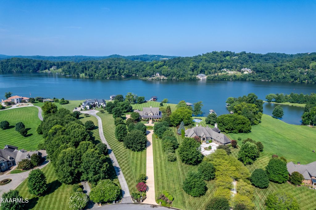 Photo of 3807 Jackson Bend Drive, Louisville, TN 37777 (MLS # 1234921)