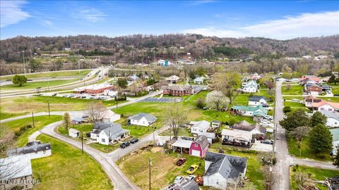 Tiny photo for 206 E Maple St, Caryville, TN 37714 (MLS # 1332567)