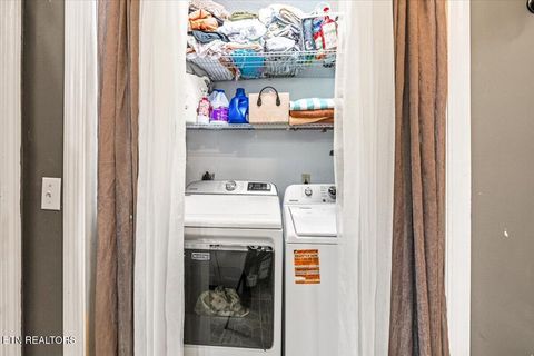 Tiny photo for 206 E Maple St, Caryville, TN 37714 (MLS # 1332567)