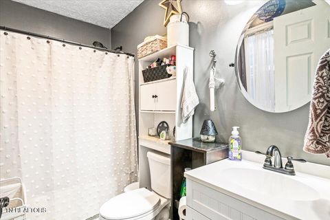 Tiny photo for 206 E Maple St, Caryville, TN 37714 (MLS # 1332567)