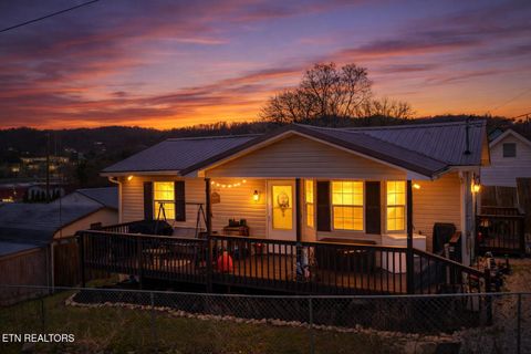 Tiny photo for 206 E Maple St, Caryville, TN 37714 (MLS # 1332567)