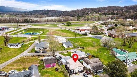 Tiny photo for 206 E Maple St, Caryville, TN 37714 (MLS # 1332567)