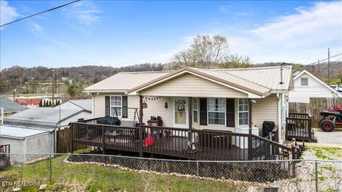 Tiny photo for 206 E Maple St, Caryville, TN 37714 (MLS # 1332567)
