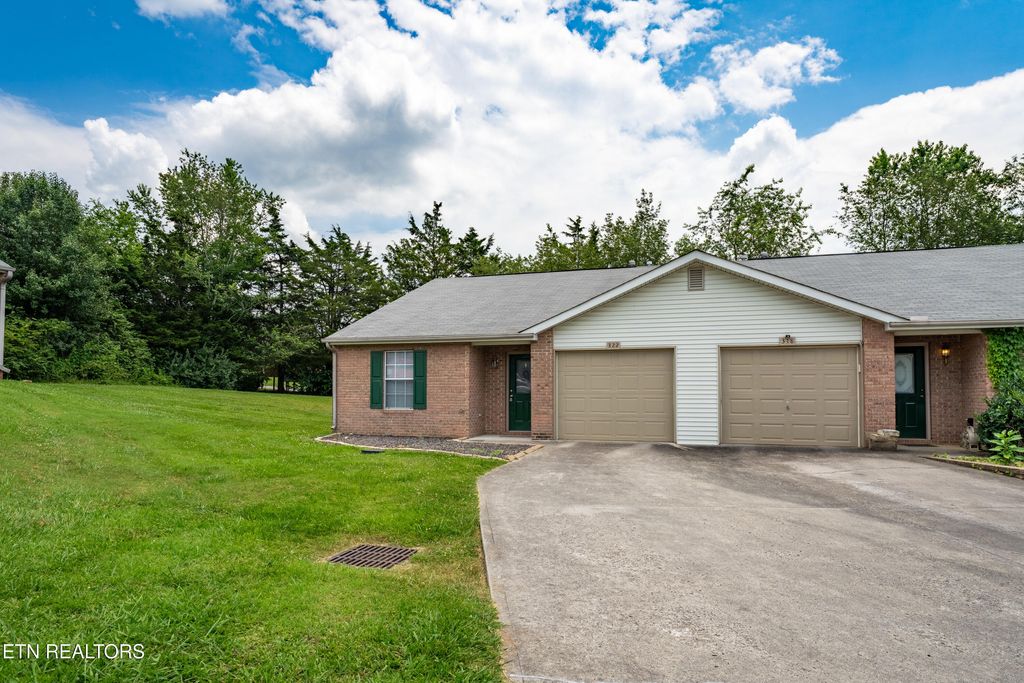 Photo of 322 Hawthorne Oaks Way, Powell, TN 37849 (MLS # 1304559)