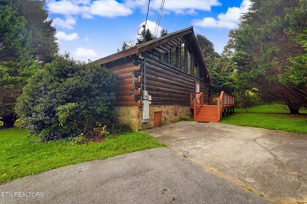Photo of 3022 Hatcher Mtn Rd, Sevierville, TN 37862 (MLS # 1355065)