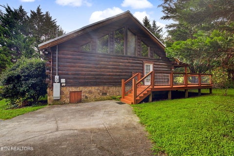 Photo of 3022 Hatcher Mtn Rd, Sevierville, TN 37862 (MLS # 1355065)