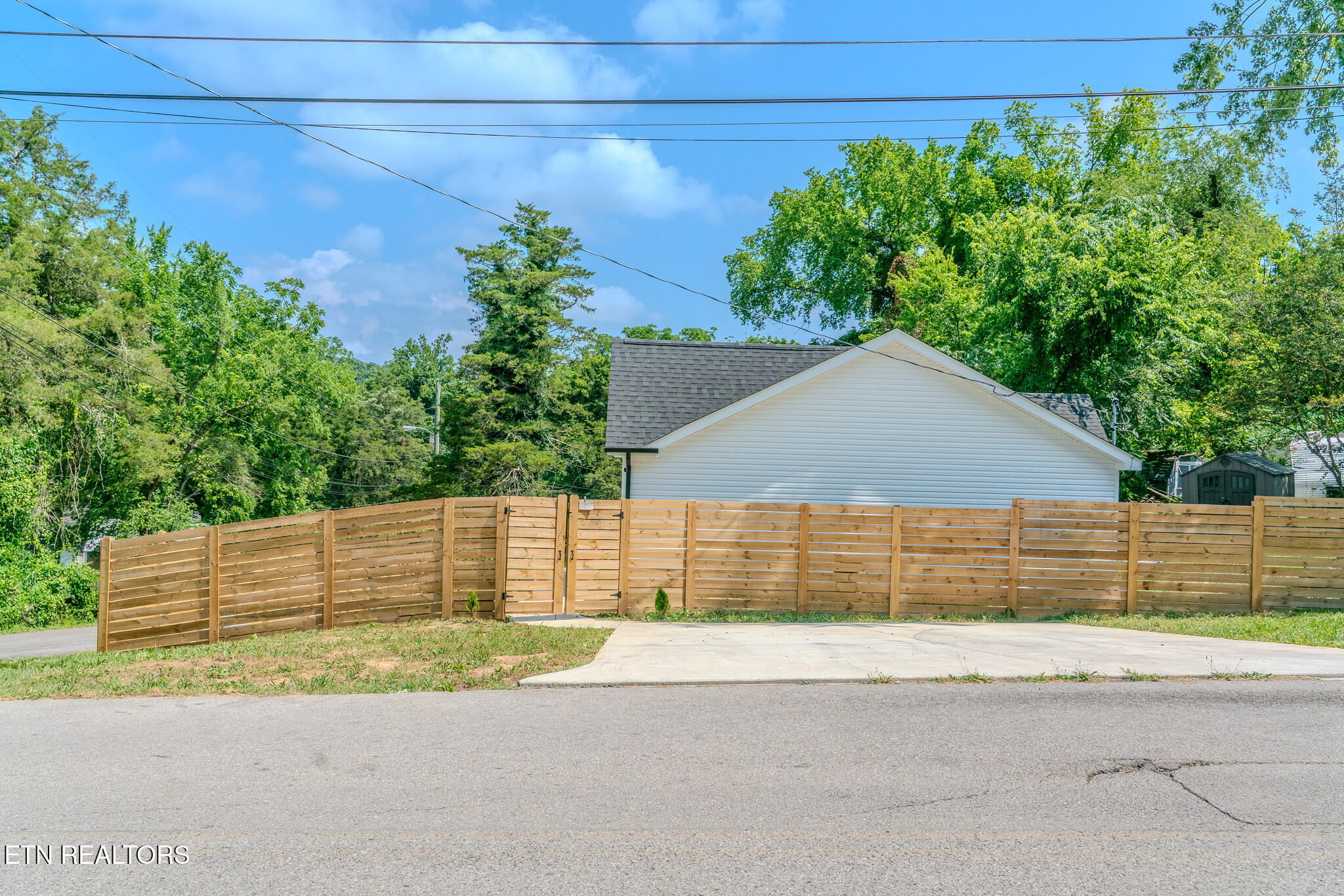 229 Edgewood Ave Ave
