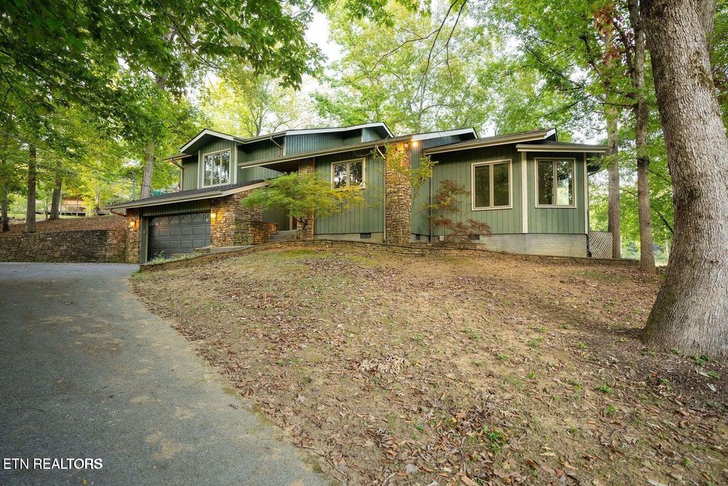 Photo of 310 White Cap Lane, Pigeon Forge, TN 37863 (MLS # 1314170)