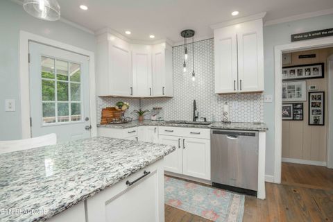 Tiny photo for 2421 N Park Blvd, Knoxville, TN 37917 (MLS # 1339908)