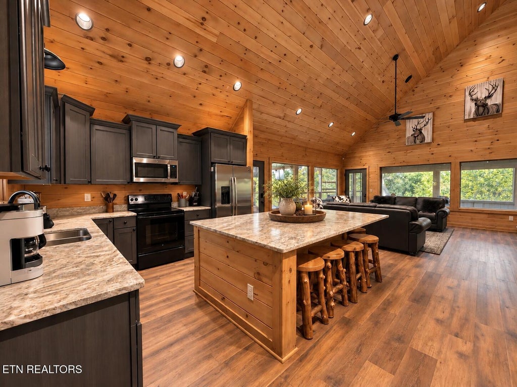 Photo of 3831 Revetta Circle, Sevierville, TN 37862 (MLS # 1360007)