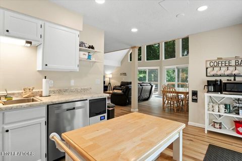 Tiny photo for 824 Deerfield Way, LaFollette, TN 37766 (MLS # 1336134)