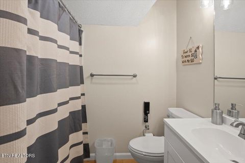 Tiny photo for 824 Deerfield Way, LaFollette, TN 37766 (MLS # 1336134)