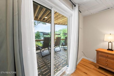 Tiny photo for 824 Deerfield Way, LaFollette, TN 37766 (MLS # 1336134)