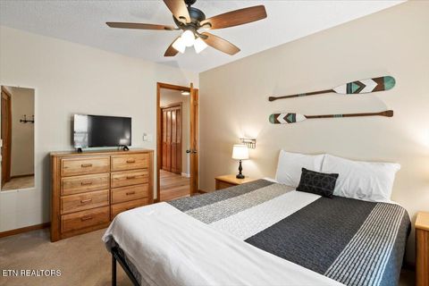 Tiny photo for 824 Deerfield Way, LaFollette, TN 37766 (MLS # 1336134)