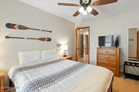 Tiny photo for 824 Deerfield Way, LaFollette, TN 37766 (MLS # 1336134)