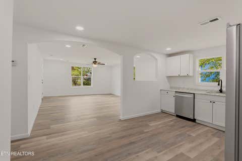 Tiny photo for 477 Marlow Circle, Clinton, TN 37716 (MLS # 1348284)