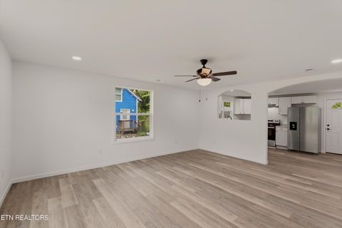 Tiny photo for 477 Marlow Circle, Clinton, TN 37716 (MLS # 1348284)