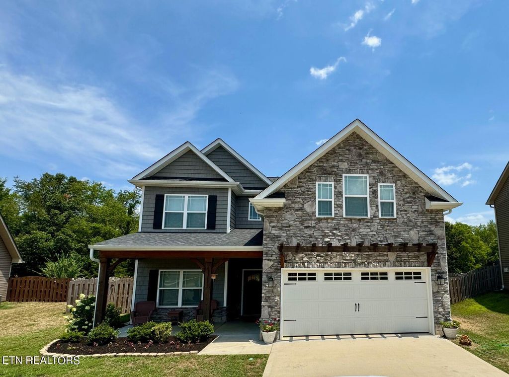Photo of 1175 Aspen Glen Drive, Alcoa, TN 37701 (MLS # 1270689)