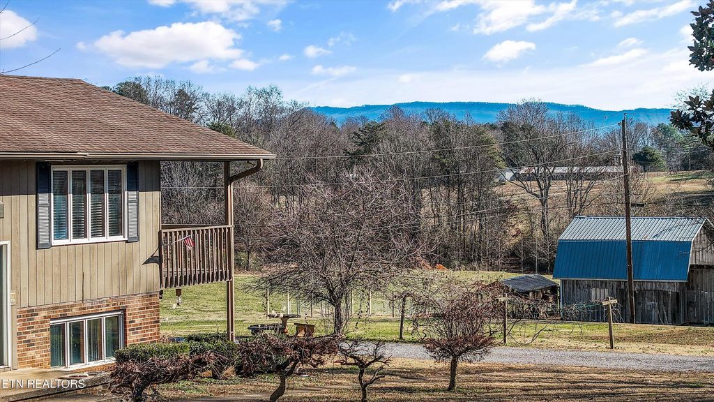 Photo of 206 Alfred Mccammon Rd, Maryville, TN 37804 (MLS # 1324516)