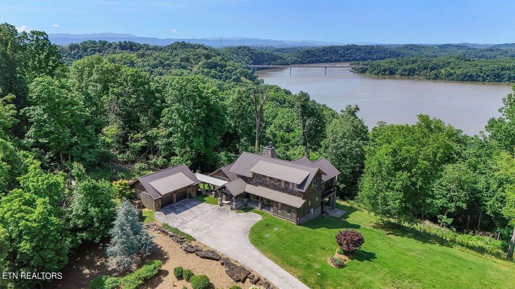 Photo of 2071 River Oaks Drive, Louisville, TN 37777 (MLS # 1264596)