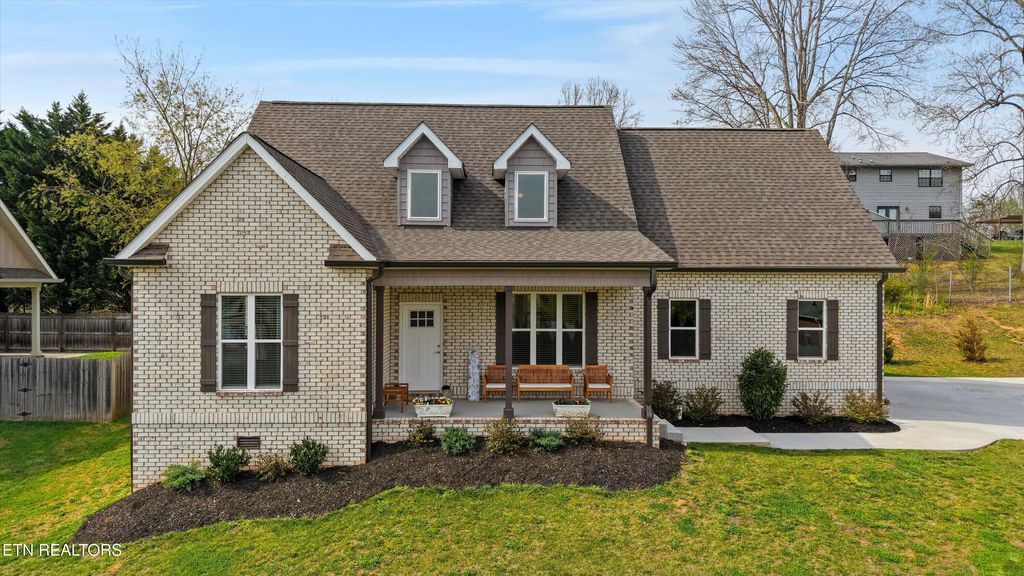 Photo of 115 Crossroads Blvd, Oak Ridge, TN 37830 (MLS # 1333662)