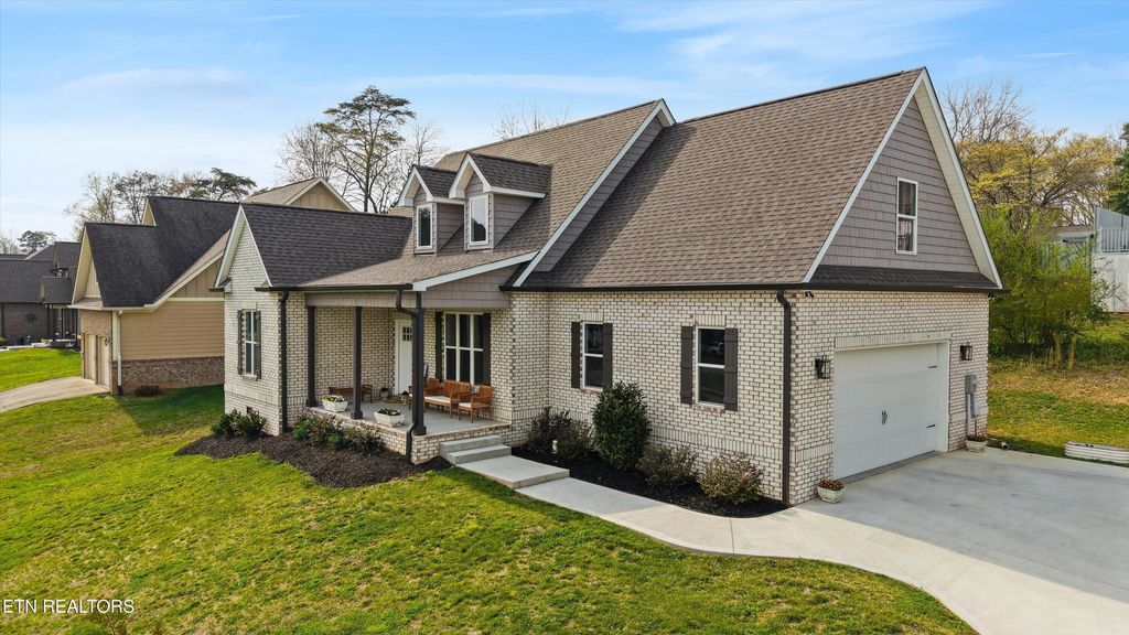 Photo of 115 Crossroads Blvd, Oak Ridge, TN 37830 (MLS # 1333662)