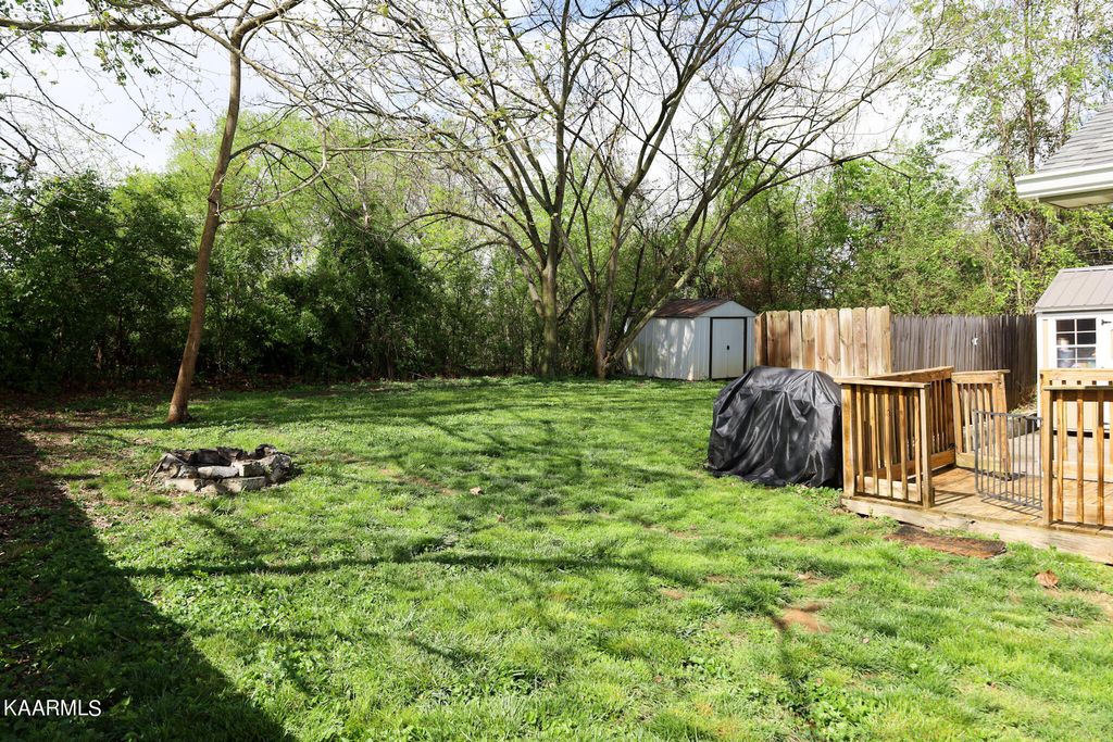 Photo of 1121 Cherry St, Alcoa, TN 37701 (MLS # 1223936)