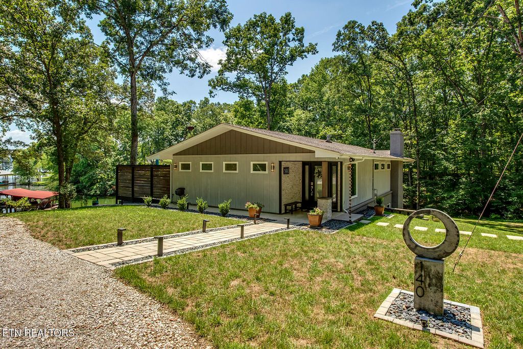 Photo of 140 Emerald Cove Rd, Rockwood, TN 37854 (MLS # 1309438)