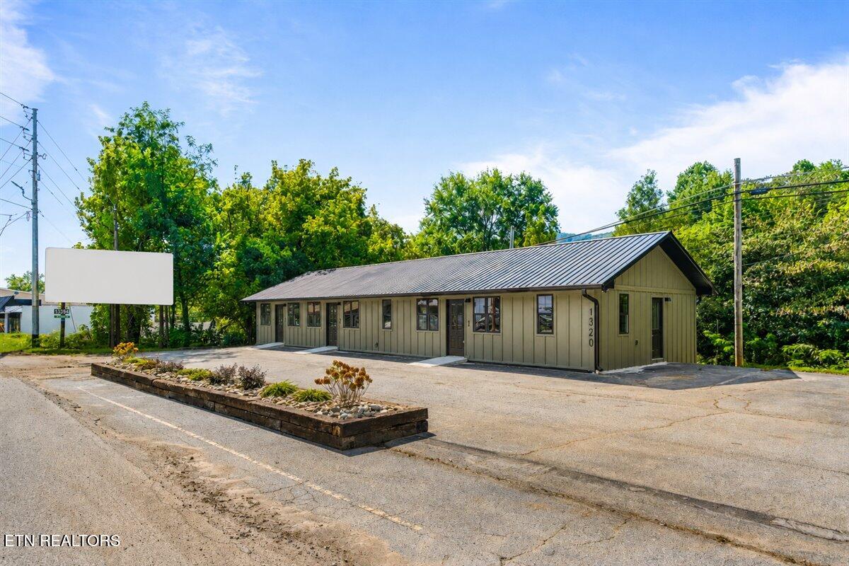 1320 Jacksboro Pike 3