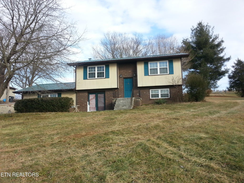 Photo of 241 Dover Ave, Harrogate, TN 37752 (MLS # 1351530)