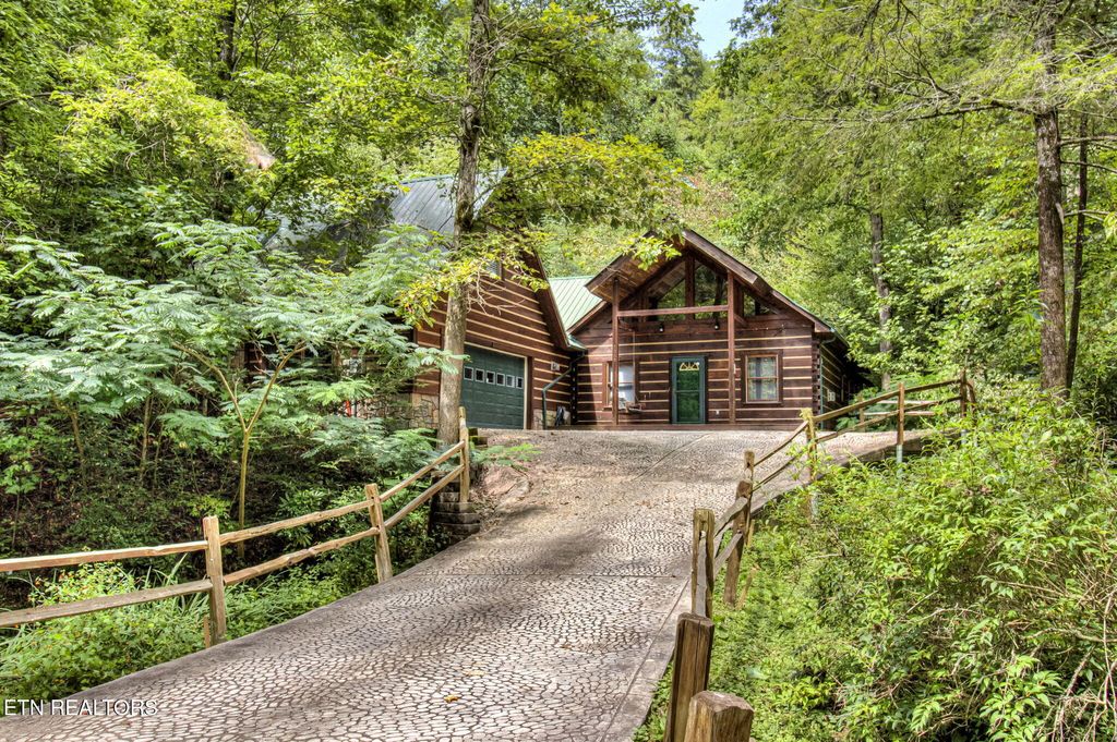 Photo of 1669 Hidden Hills Rd, Gatlinburg, TN 37738 (MLS # 1294230)