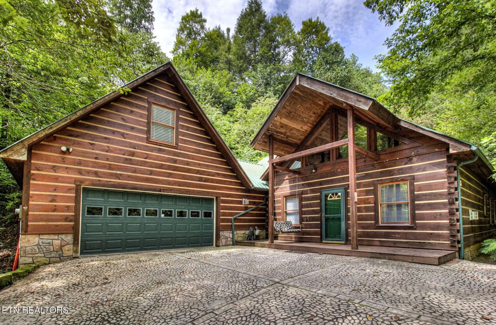 Photo of 1669 Hidden Hills Rd, Gatlinburg, TN 37738 (MLS # 1294230)
