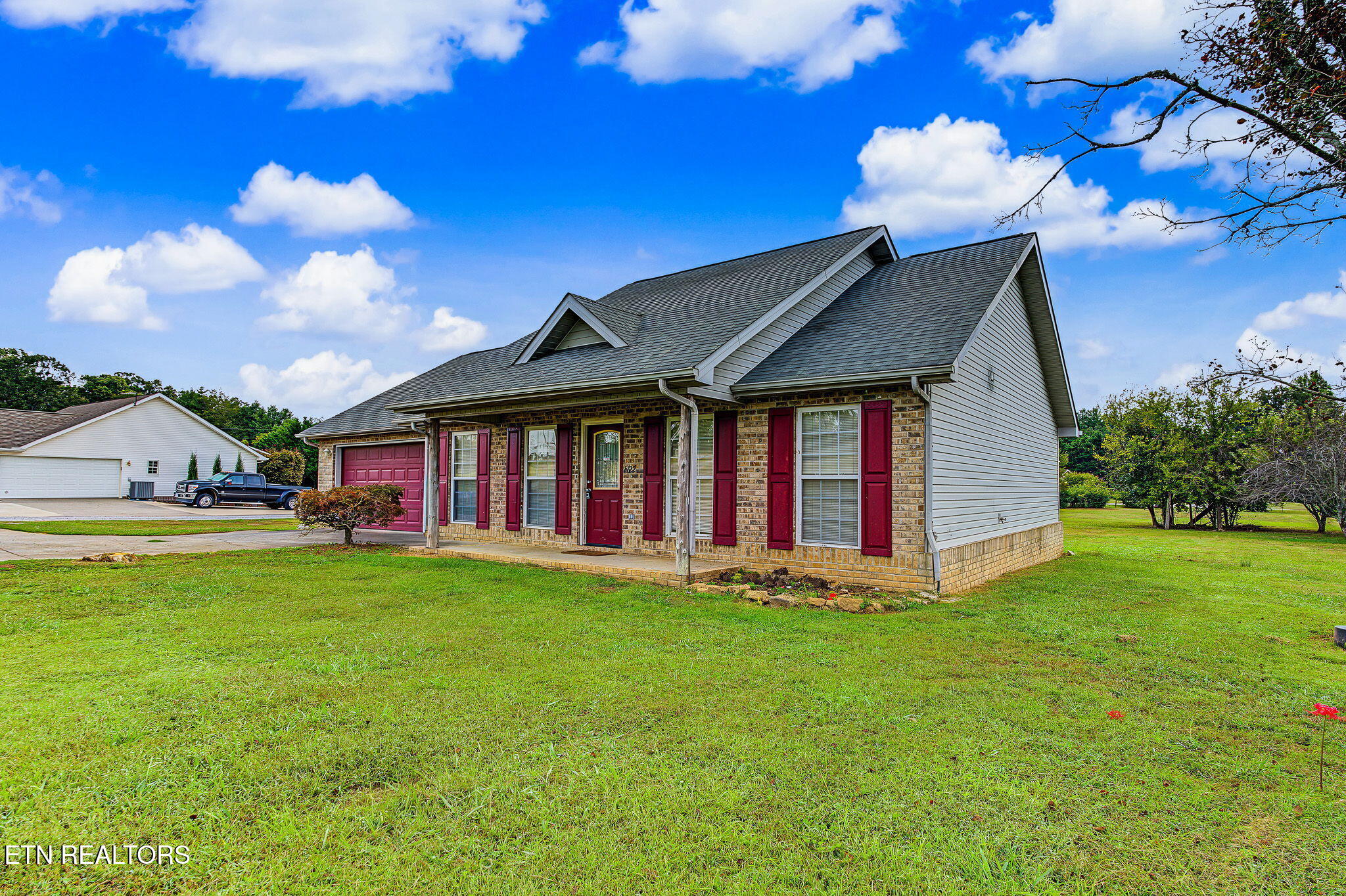 6622 Howard School Rd