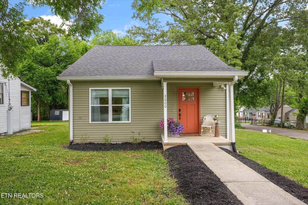 Photo of 2000 Seminole Ave, Knoxville, TN 37915 (MLS # 1350688)