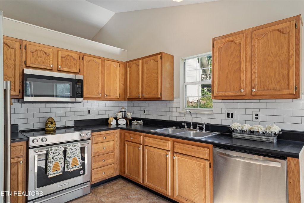 Photo of 4227 Larigo Drive, Knoxville, TN 37914 (MLS # 1337155)