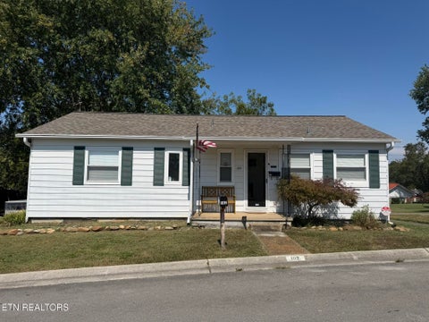 Photo of 102 Victoria Rd, Oak Ridge, TN 37830 (MLS # 1354795)