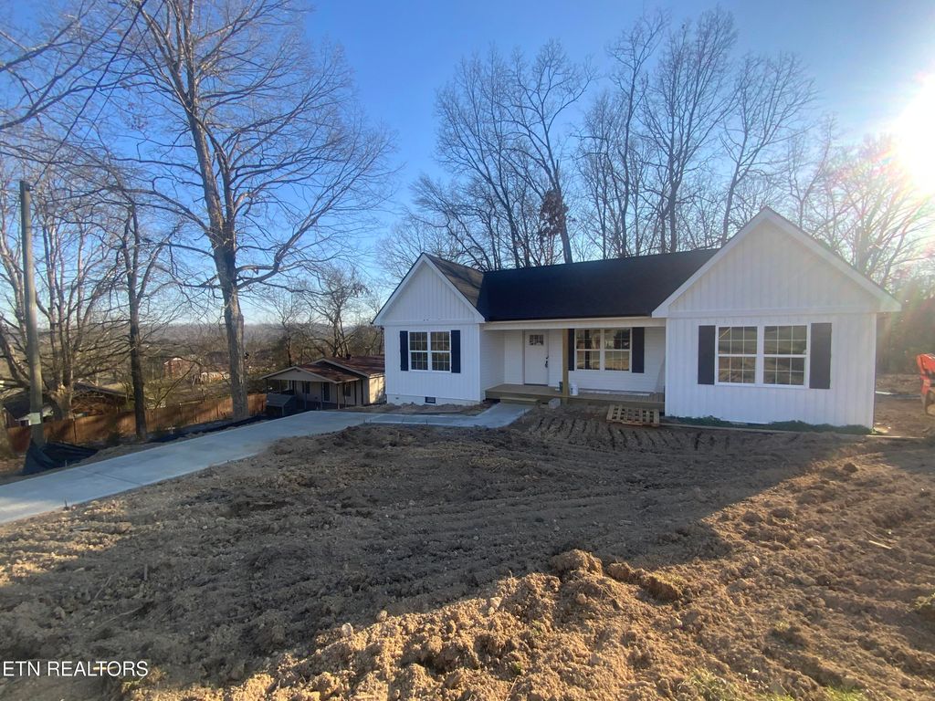 Photo of 412 Park Ave, Clinton, TN 37716 (MLS # 1292532)