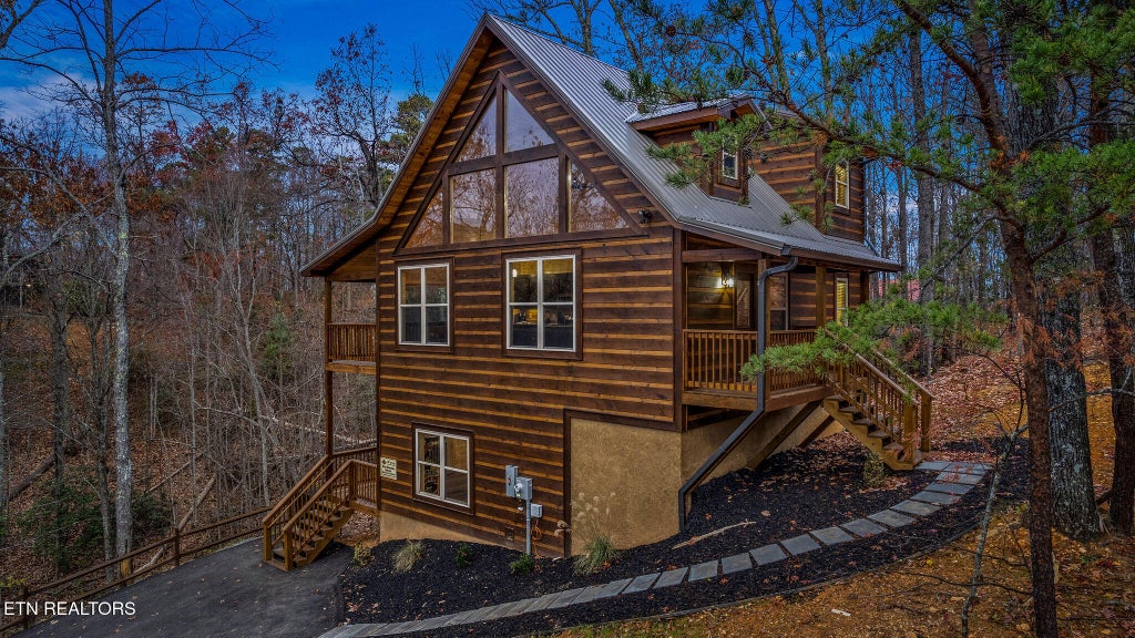 Photo of 2184 Beach Front Drive, Sevierville, TN 37876 (MLS # 1358243)