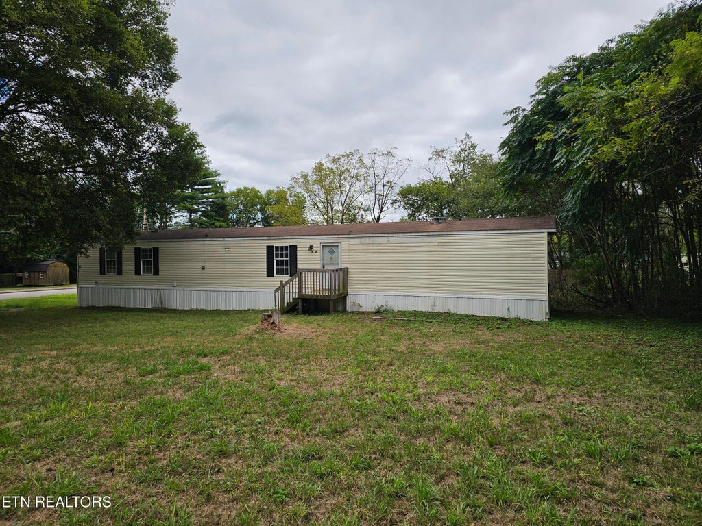 Photo of 627 W Strang St, Rockwood, TN 37854 (MLS # 1356855)