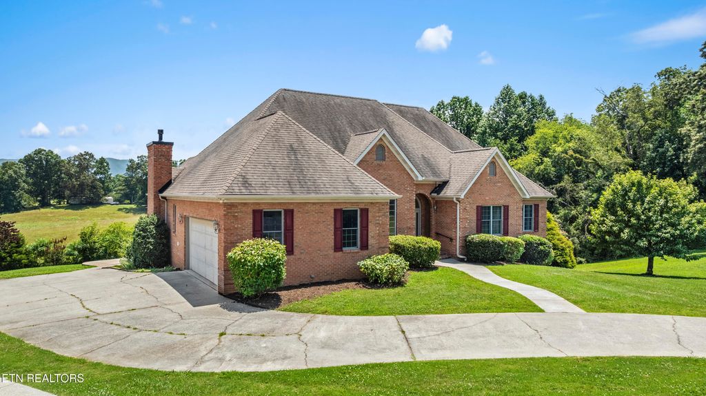 Photo of 310 Meredith Court, Maryville, TN 37803 (MLS # 1325977)