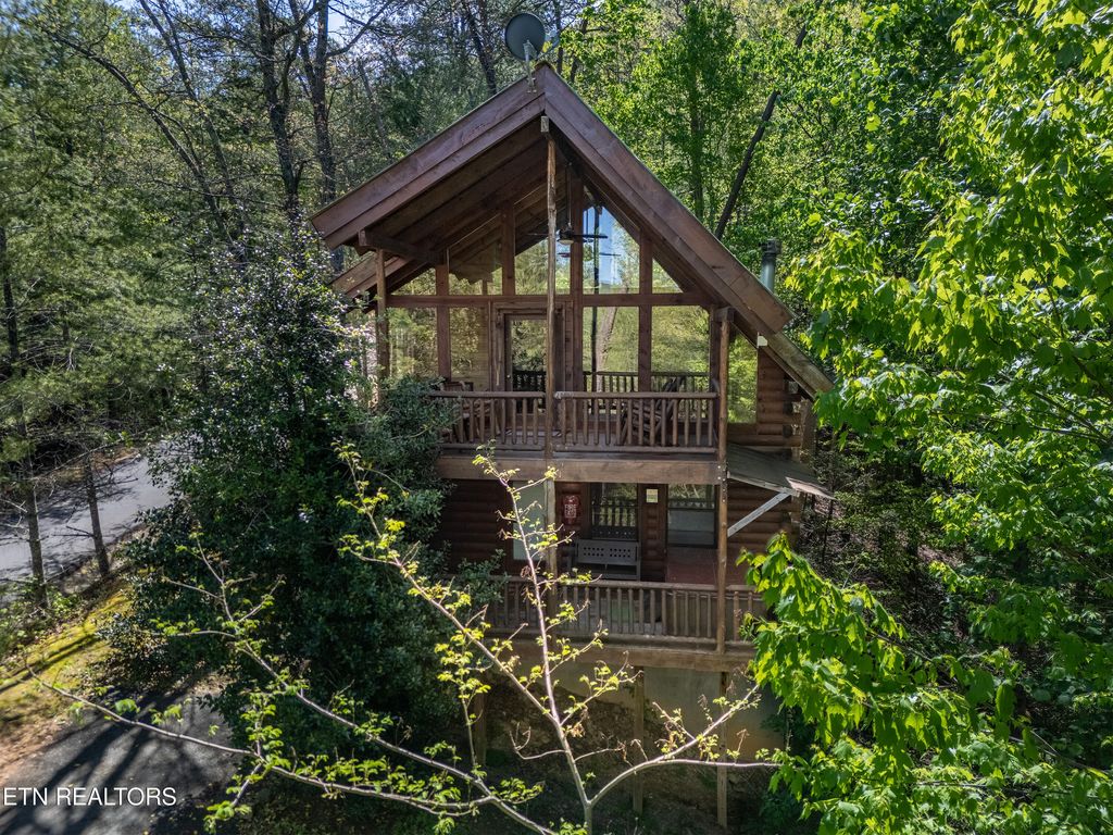 Photo of 3040 Brothers Way, Pigeon Forge, TN 37862 (MLS # 1330343)