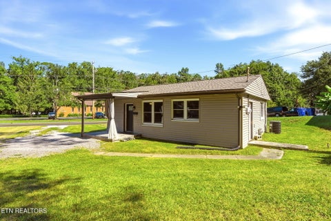 Tiny photo for 197 Manhattan Ave, Oak Ridge, TN 37830 (MLS # 1353145)