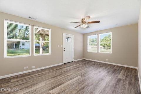 Tiny photo for 197 Manhattan Ave, Oak Ridge, TN 37830 (MLS # 1353145)