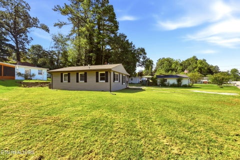 Tiny photo for 197 Manhattan Ave, Oak Ridge, TN 37830 (MLS # 1353145)