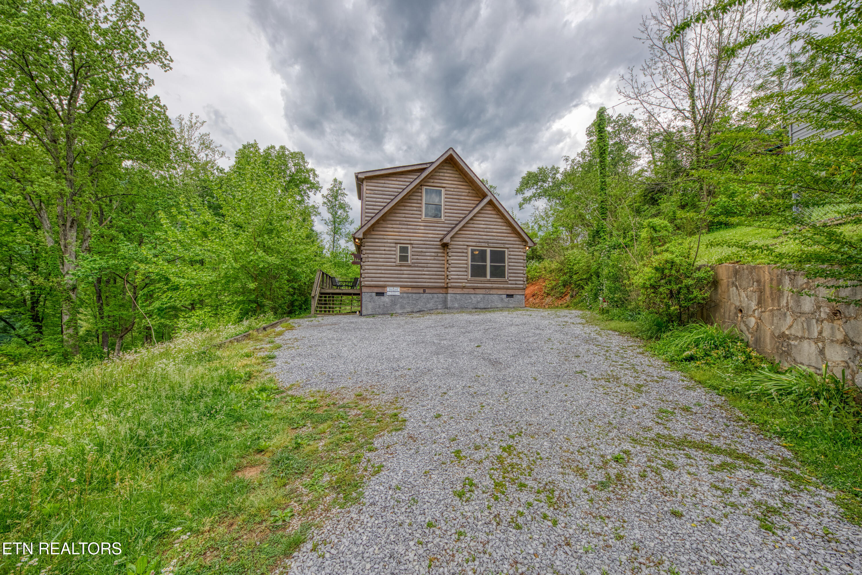 820 Crest View Drive