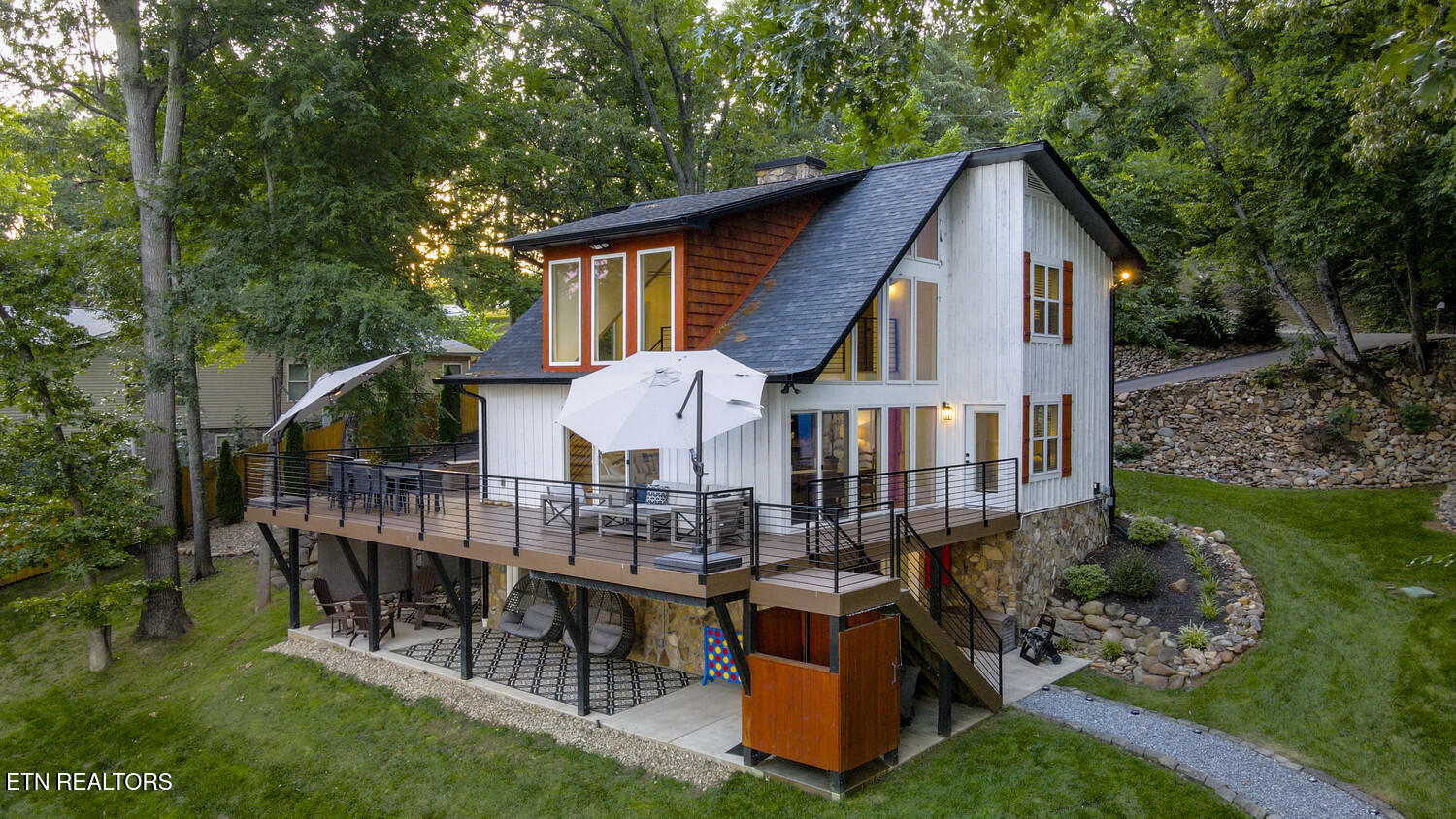 825 Plainview Drive
