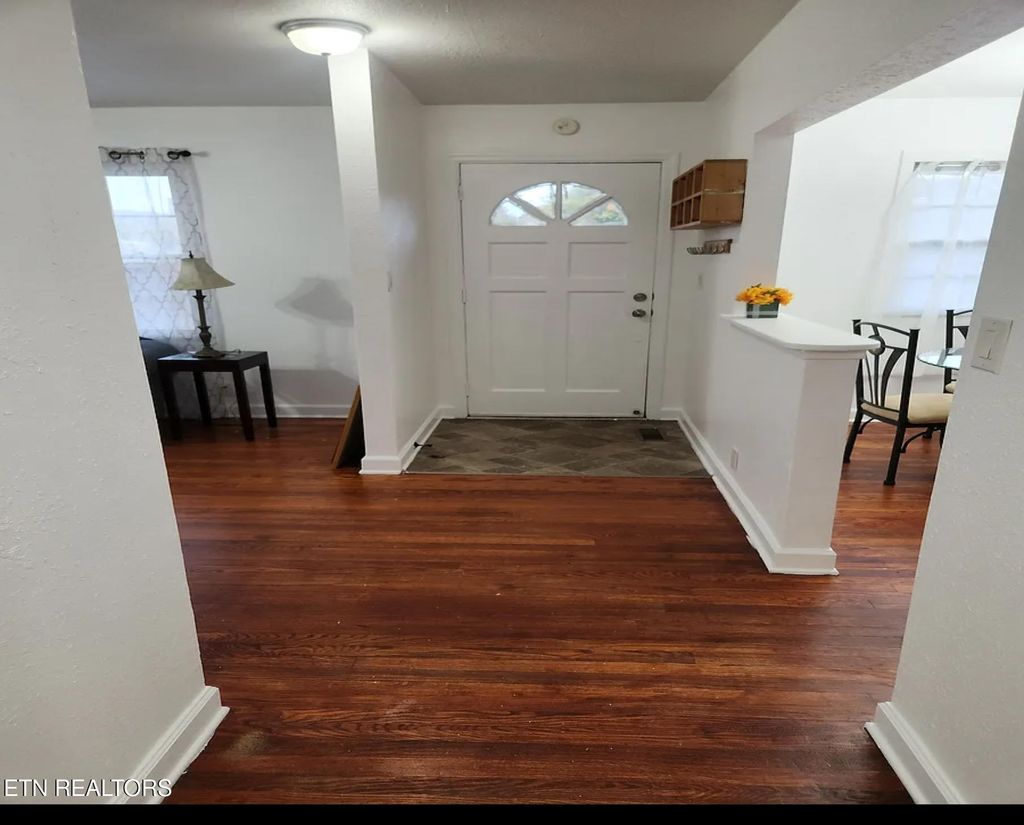 Photo of 201 E Evans St, Rockwood, TN 37854 (MLS # 1327742)