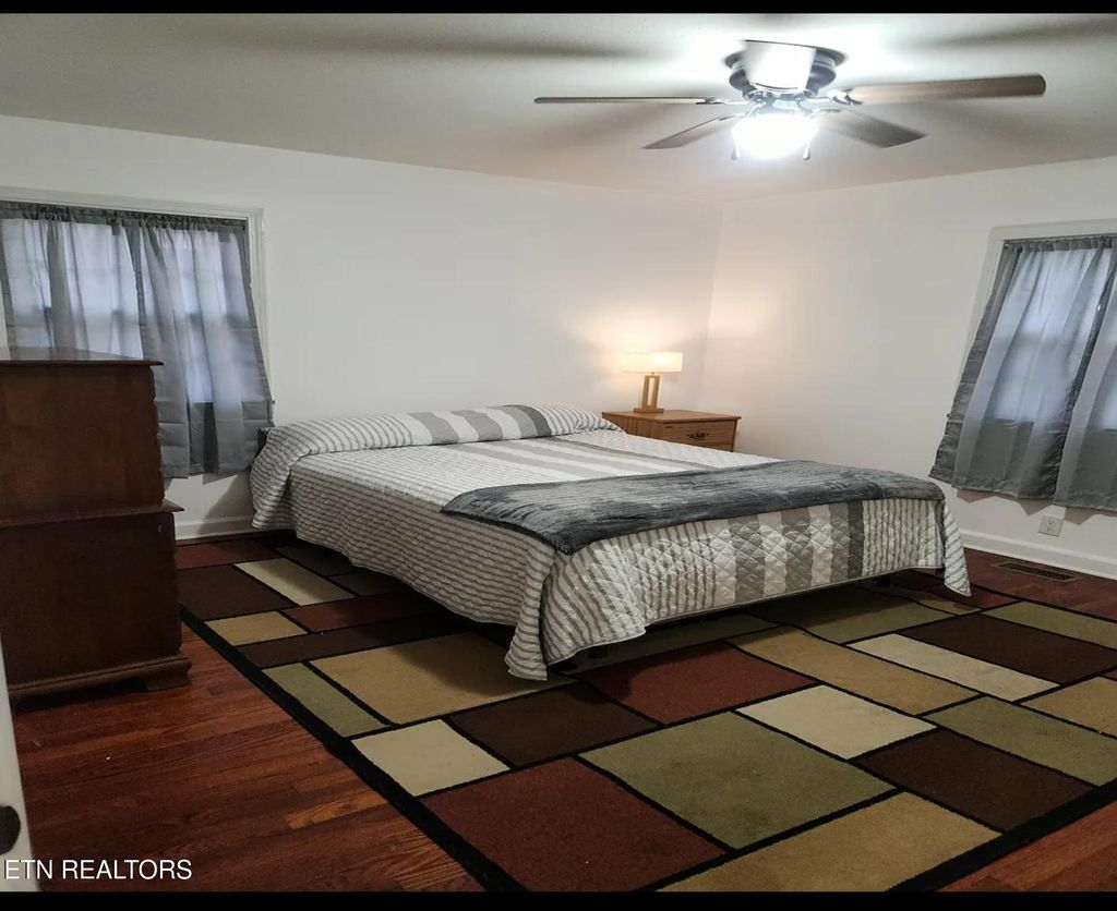 Photo of 201 E Evans St, Rockwood, TN 37854 (MLS # 1327742)