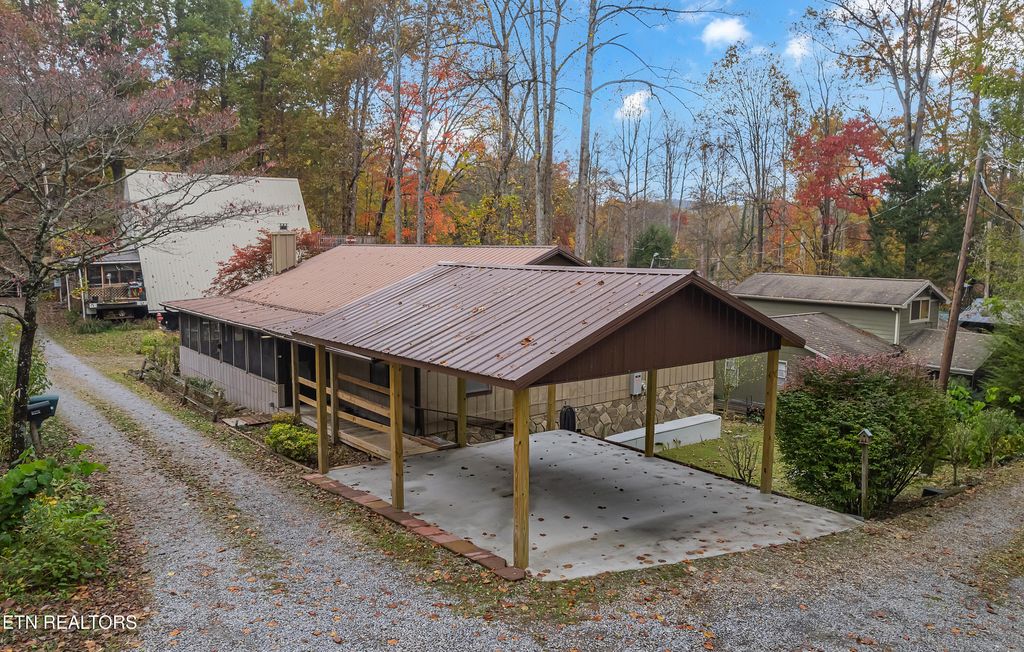 Photo of 119 Stonewall Way, Cosby, TN 37722 (MLS # 1321509)